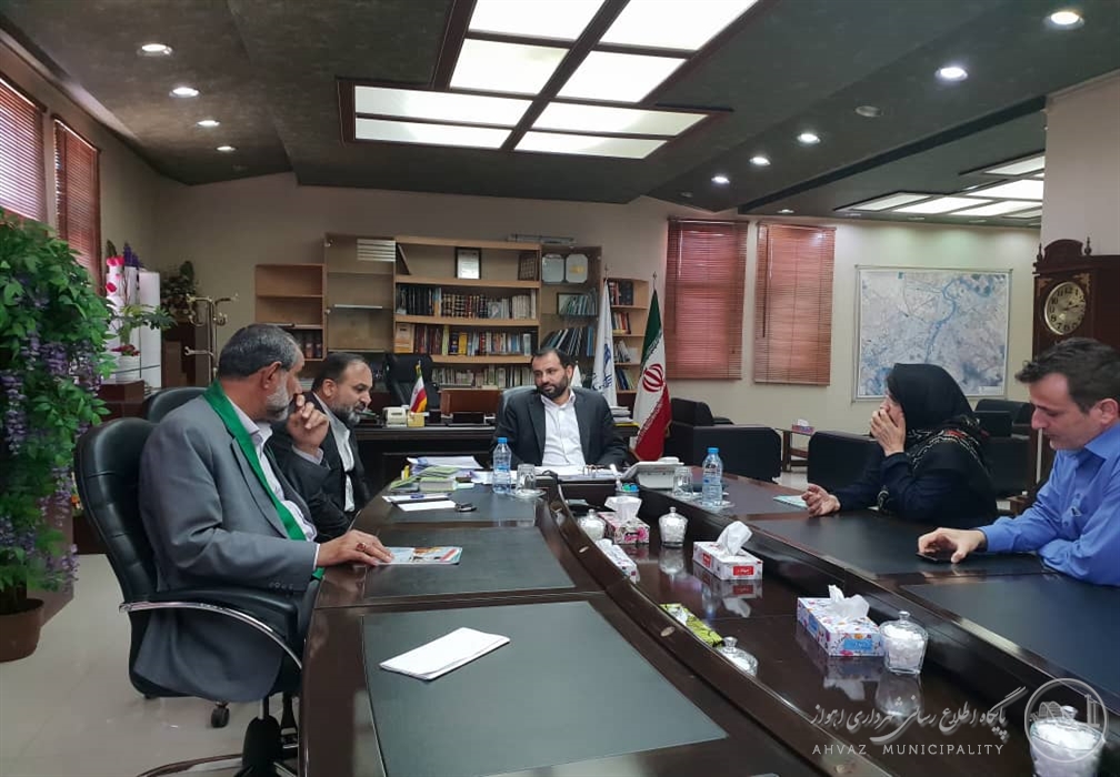 شهردار در نشست آسیب شناسی وضعیت پسماند اهواز: صیانت از بهداشت عمومی و محیط زیست خط قرمز من است