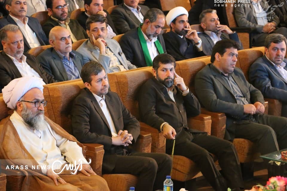 گزارش تصویری / مراسم معارفه شهردار جدید اهواز با حضور معاون عمران و توسعه امور شهری و روستایی وزیر کشور و استاندار خوزستان