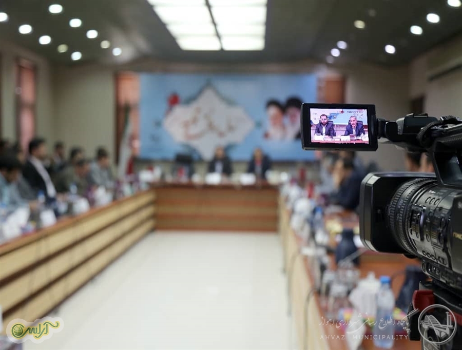 شهردار اهواز: استاندار خوزستان دلسوزانه در کنار مدیریت شهری است