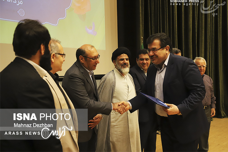 گزارش تصویری/ تکریم و معارفه مدیرعامل شرکت آب و فاضلاب اهواز امروز، 26 مرداد  در سالن گیت بوستان اهواز برگزار شد.