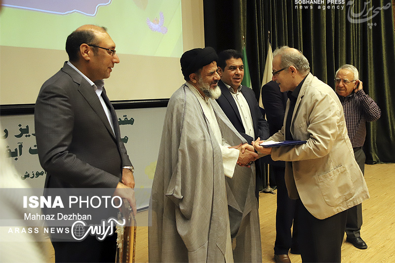 گزارش تصویری/ تکریم و معارفه مدیرعامل شرکت آب و فاضلاب اهواز امروز، 26 مرداد  در سالن گیت بوستان اهواز برگزار شد.