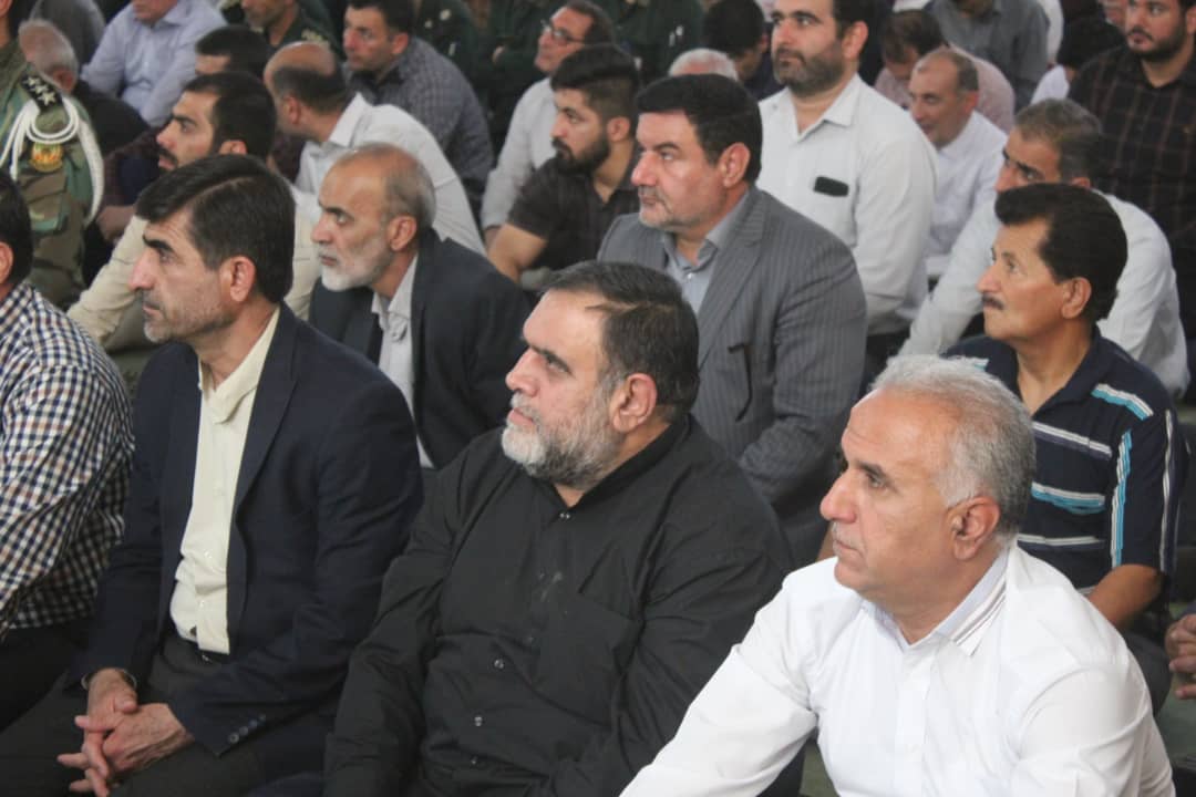 گرامیداشت پنجم مردادماه سالروزتاریخی برگزاری اولین نمازجمعه کشورتوسط مدیران وپرسنل ادارات درکنارآحادمردم درشهرستان مسجدسلیمان درآستانه فرارسیدن اینروز