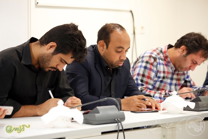 1 میلیارد دلار برای تکمیل مترو اهواز لازم است