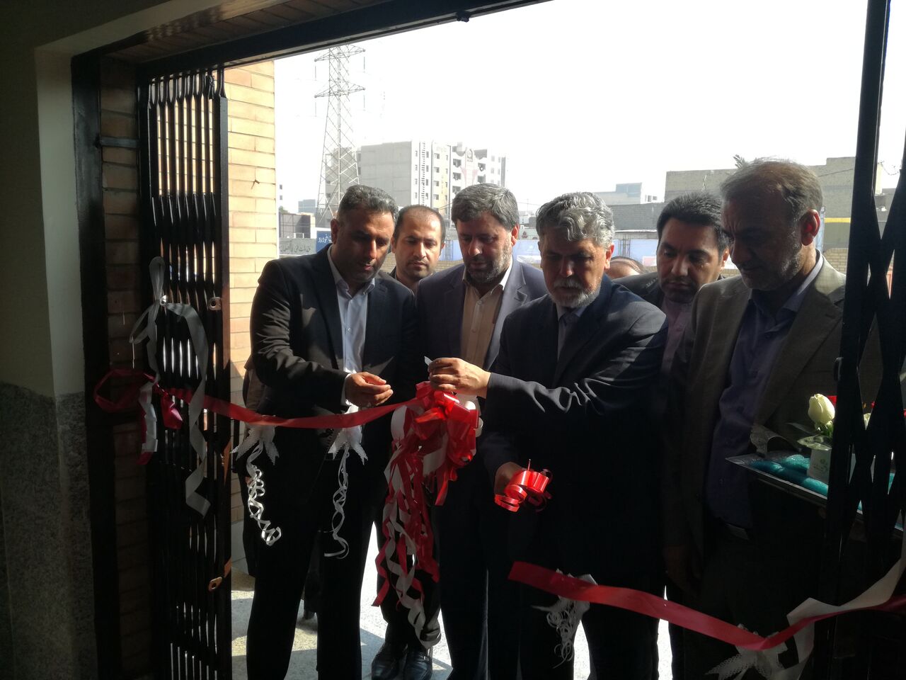 فرهنگسرای فردوس اهواز با حضور وزیر ارشاد به بهره برداری رسید