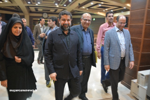 تقدیر استاندار خوزستان از مدیرعامل و مسئولین شرکت توسعه نیشکر و صنایع جانبی/ برای اولین بار در تاریخ نیشکر،  22  هزار 539 هکتار زمین های آیشی به زیر کشت نیشکر رفت