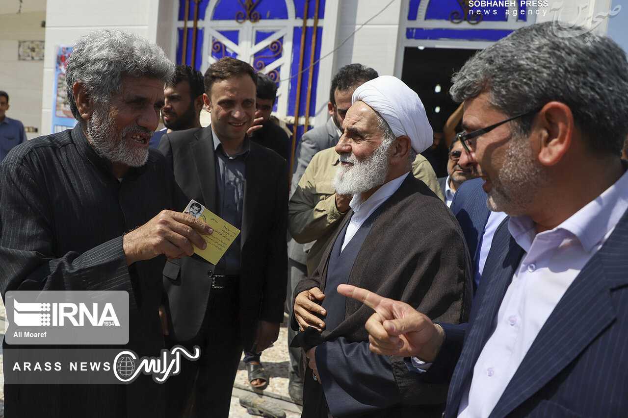 بازدید رییس بنیاد مسکن انقلاب اسلامی از مناطق سیل‌زده شهرستان باوی