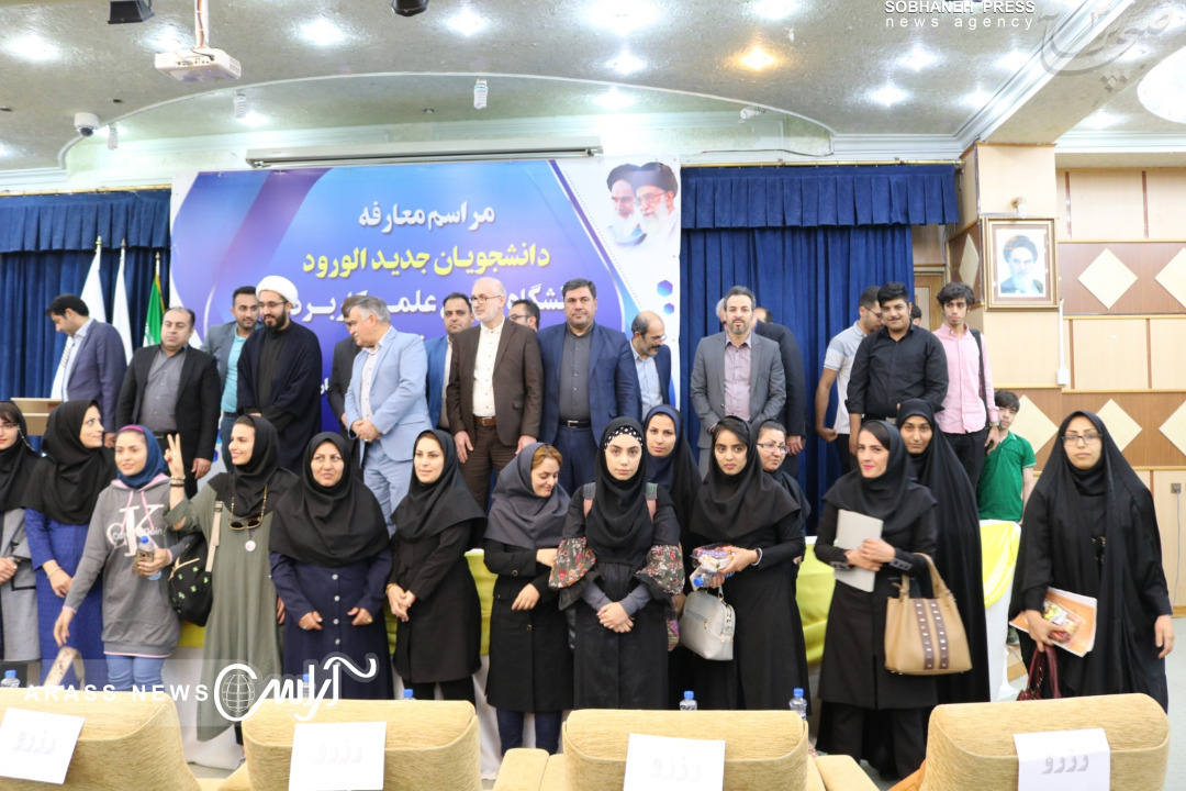 گزارش تصویری/ آیین تجلیل از دانشجویان جدیدالورود دانشگاه جامع علمی کاربردی استان خوزستان