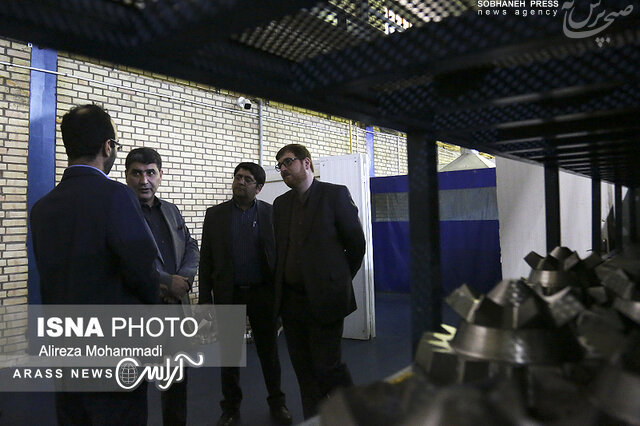 گزارش تصویری/ بازدید مدیر پشتیبانی ساخت و تامین کالای شرکت ملی نفت ایران از خط تولید مته حفاری جهاد دانشگاهی