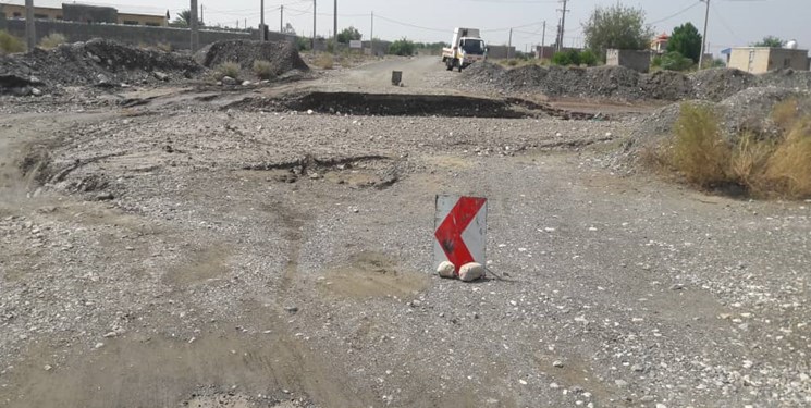 سیلاب در پلدختر راه ارتباطی ۸۰۰ خانوار روستایی را قطع کرد