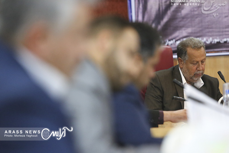 تعامل سازنده و مثبت شهردار اهواز با نماینده عالی دولت در استان؛ باعث عبور از بحران های متعدد در سال گذشته شد/ از عملکرد شهردار اهواز نسبتا رضایت دارم/ ثبات در مدیریت شهری مانع دوباره کاری و باعث تسریع در اجرای پروژه ها خواهد شد