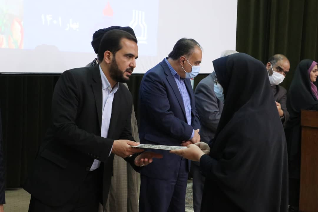 تلاش برای تبدیل وضعیت نیروهای شرکتی/پیگیری برای بکارگیری دائمی نیروهای ۸۹روزه/توجه به معیشت کادر درمان اولویت مجلس است